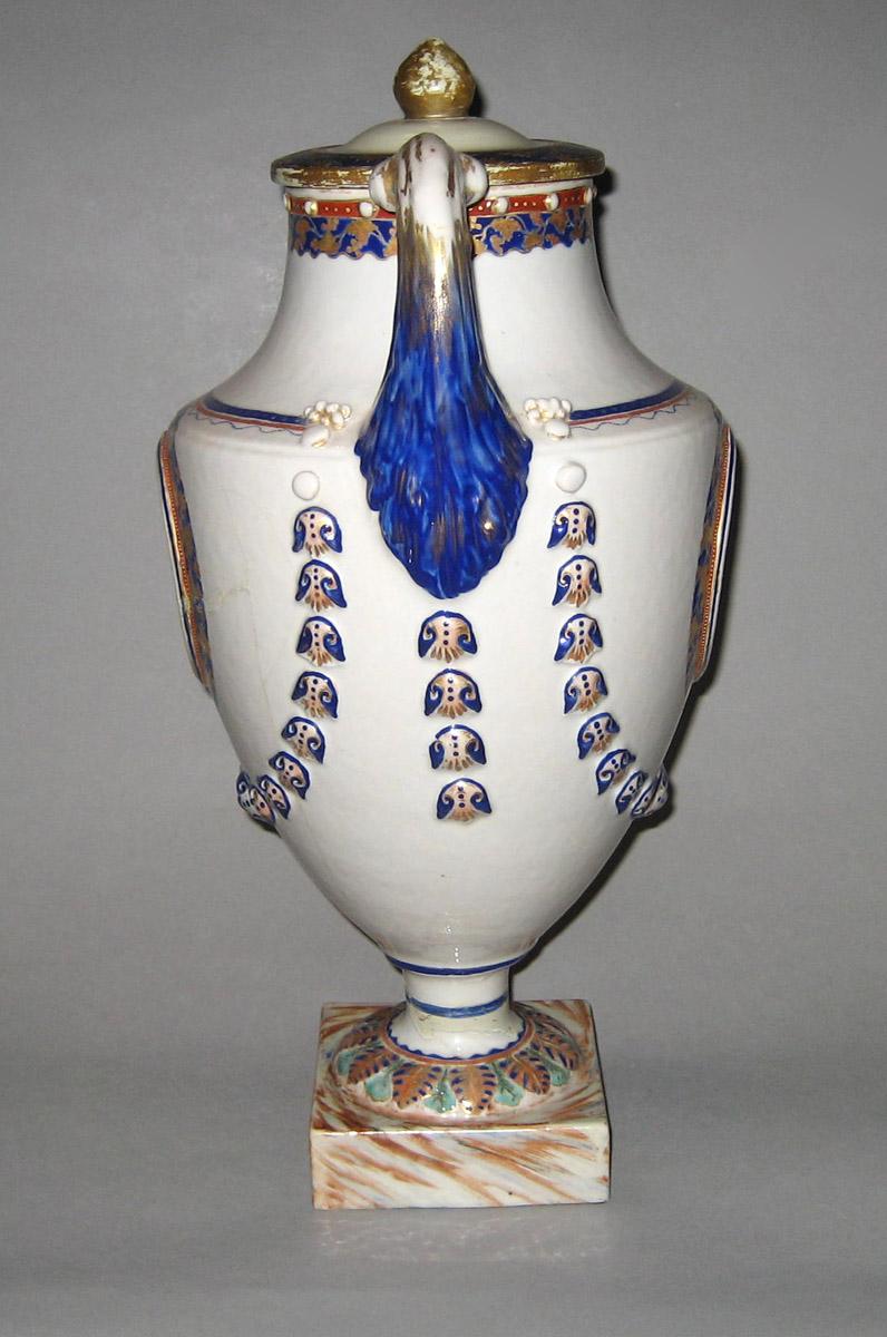 1961.0691.001 Urn side