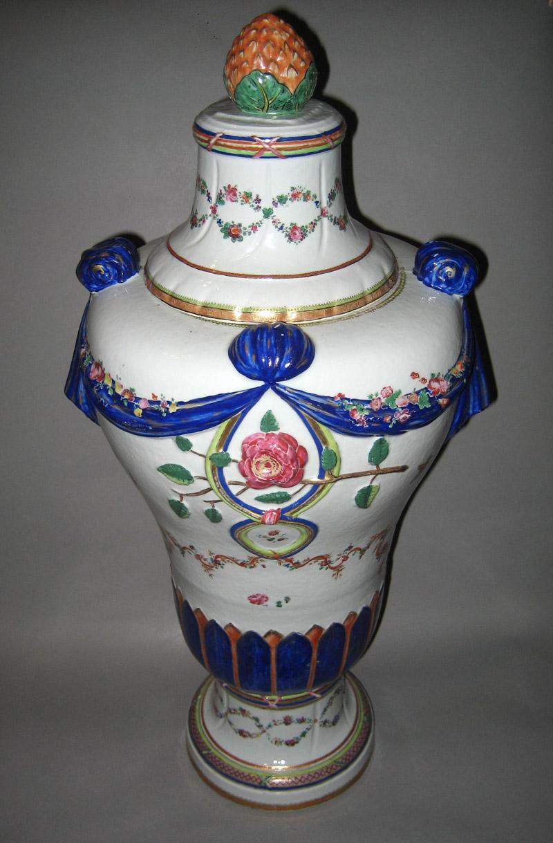 1961.0692.001 Urn