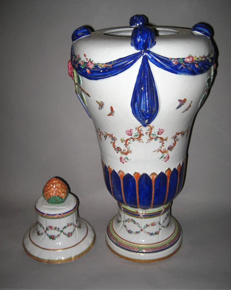 1961.0692.001 Urn side