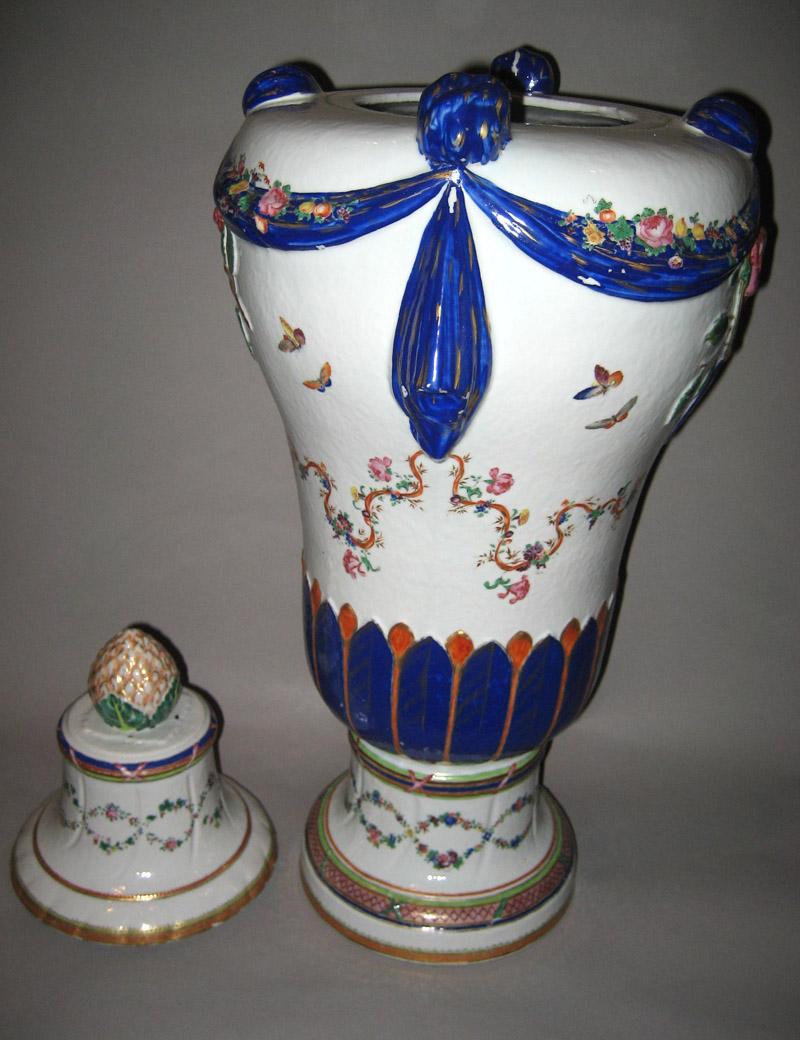 1961.0692.002 Urn side