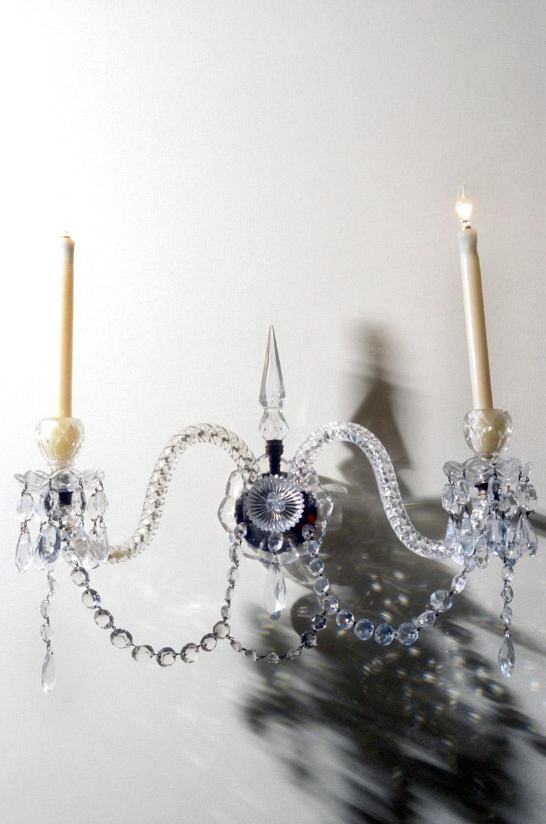 1961.0698.002 Glass sconce