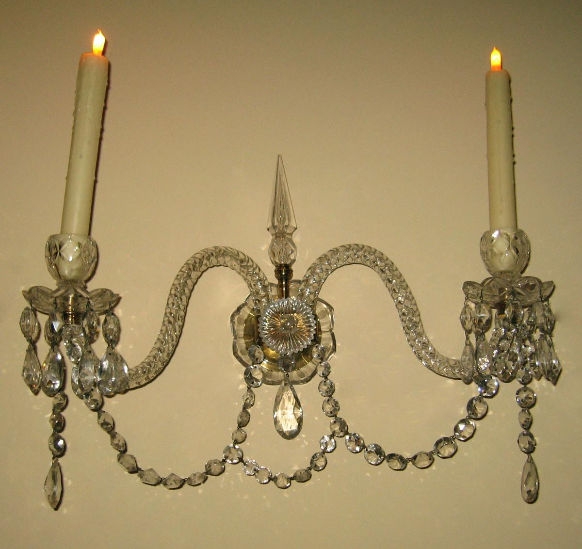 1961.0698.002 Glass sconce (view 2)