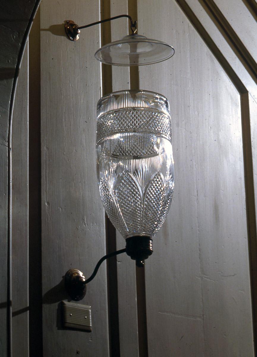 1961.0802 Wall light and smoke glass