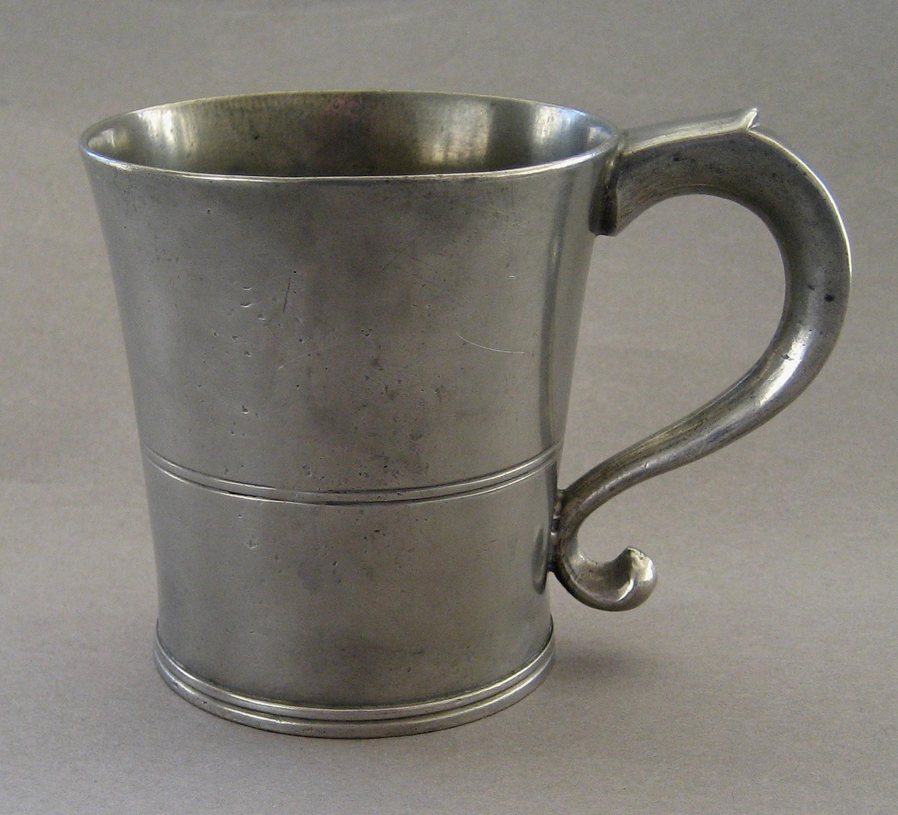 1955.0048.035 Pewter cup