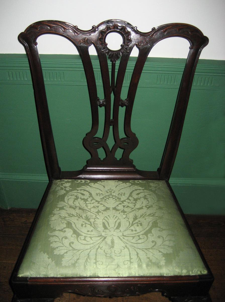 1961.0803.001 chair with 1984.0617.006 slip seat view 2