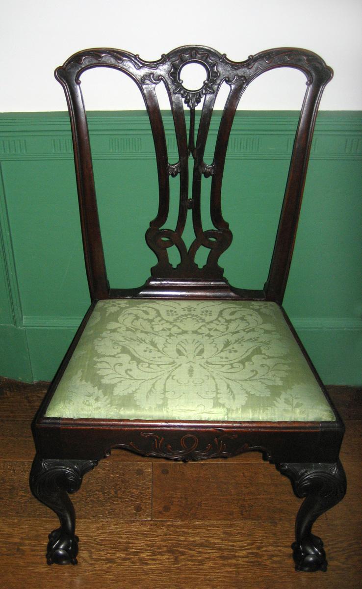 1961.0803.002 chair with 1984.0617.007 slip seat view 2