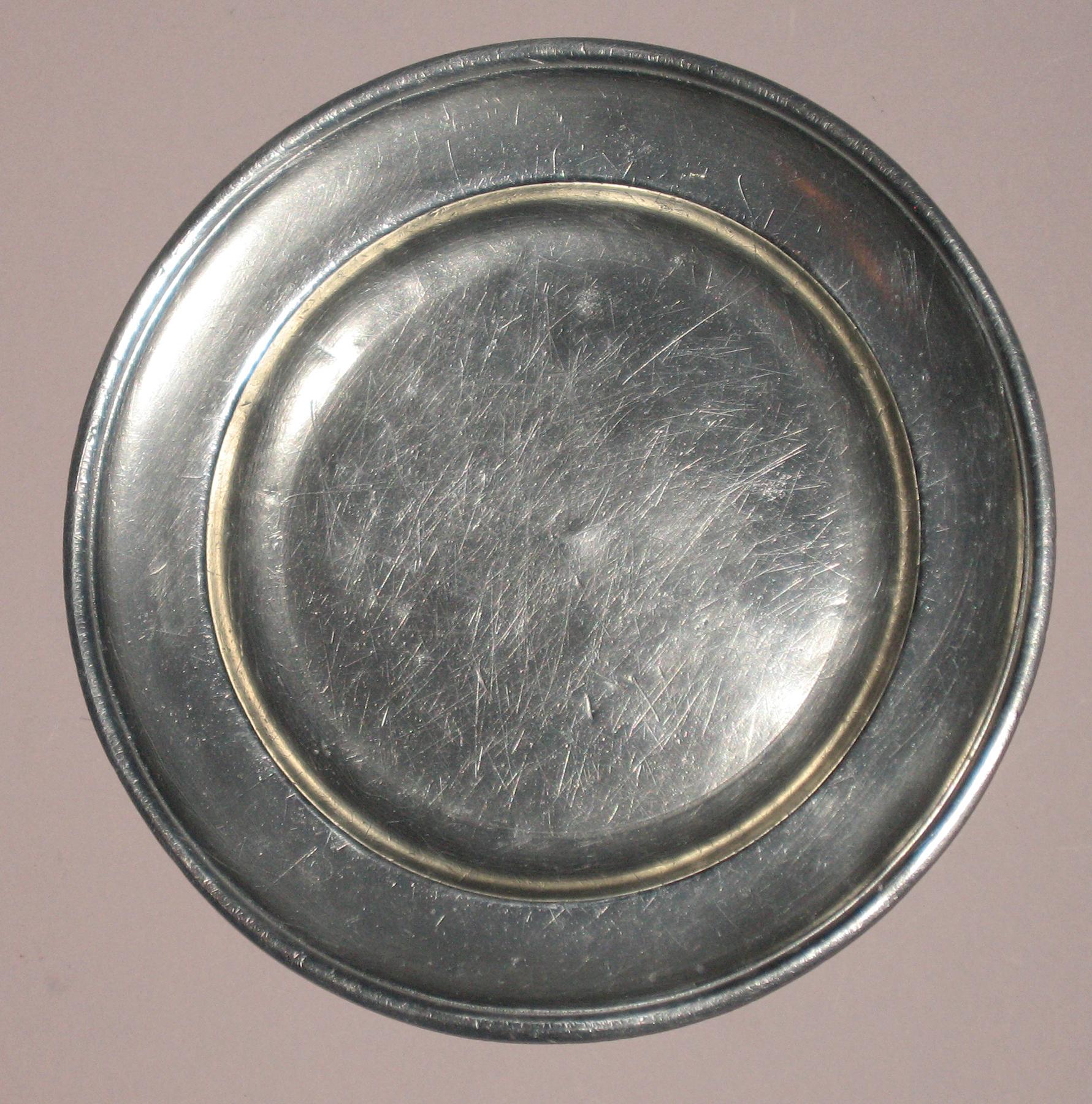1955.0048.036 Pewter plate