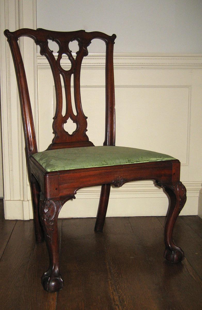 1961.0809.006 chair with 1984.0617.017 slipseat view 1