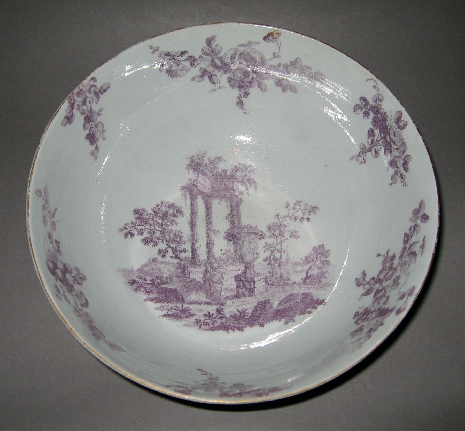 1961.0837 Worcester bowl (interior)