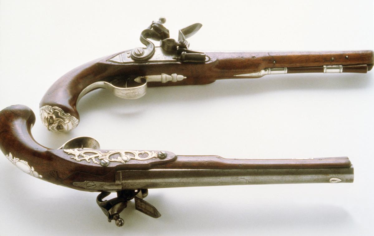 1961.0857.001 Pistols