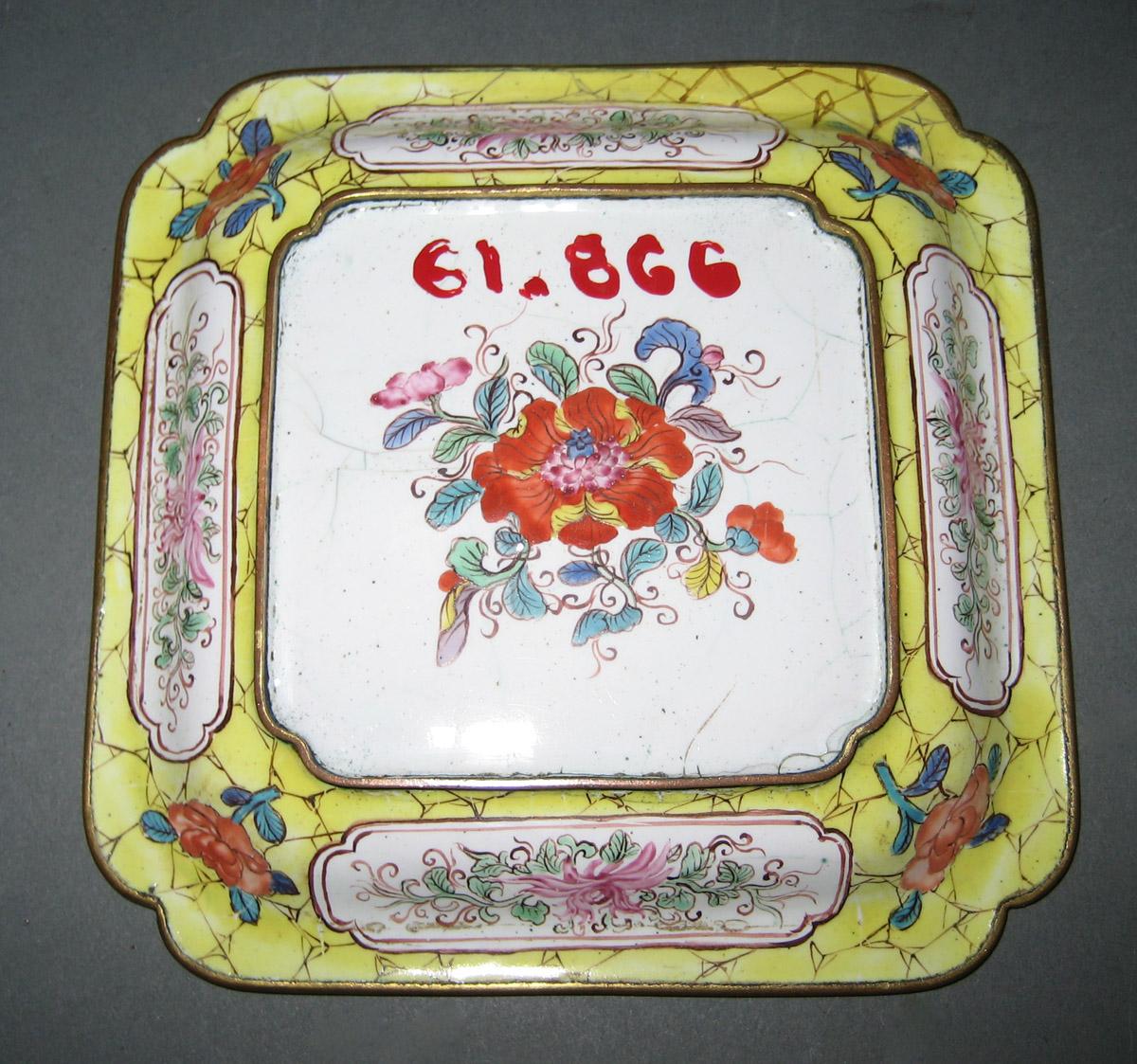 1961.0866 Tray (detail)