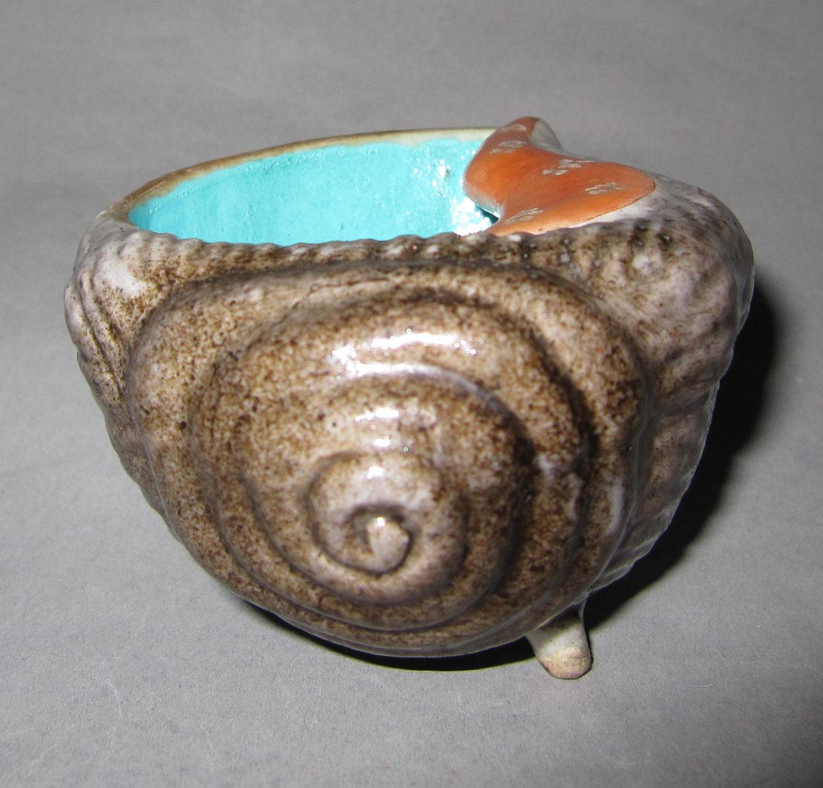 1961.0867.001 Porcelain shell dish front