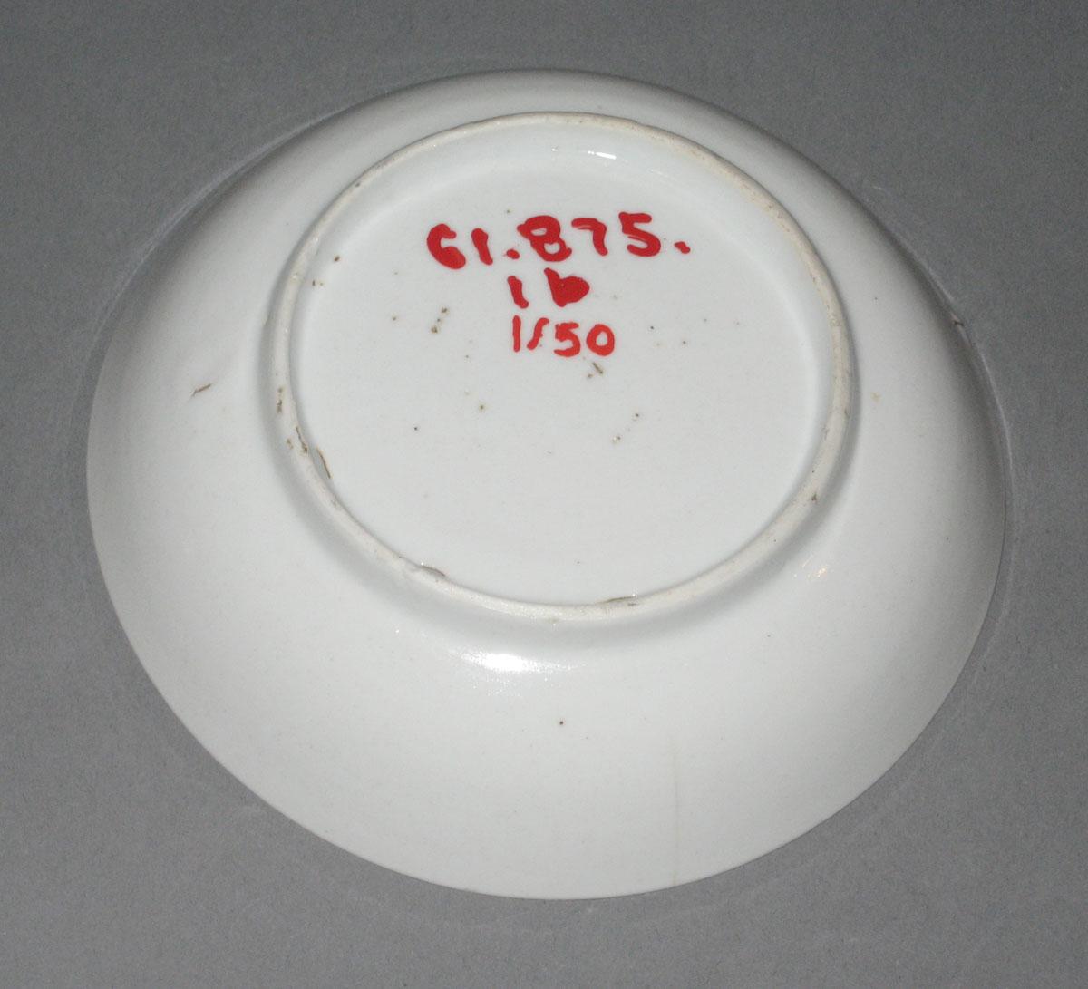 1961.0875.001 B Chinese porcelain saucer bottom
