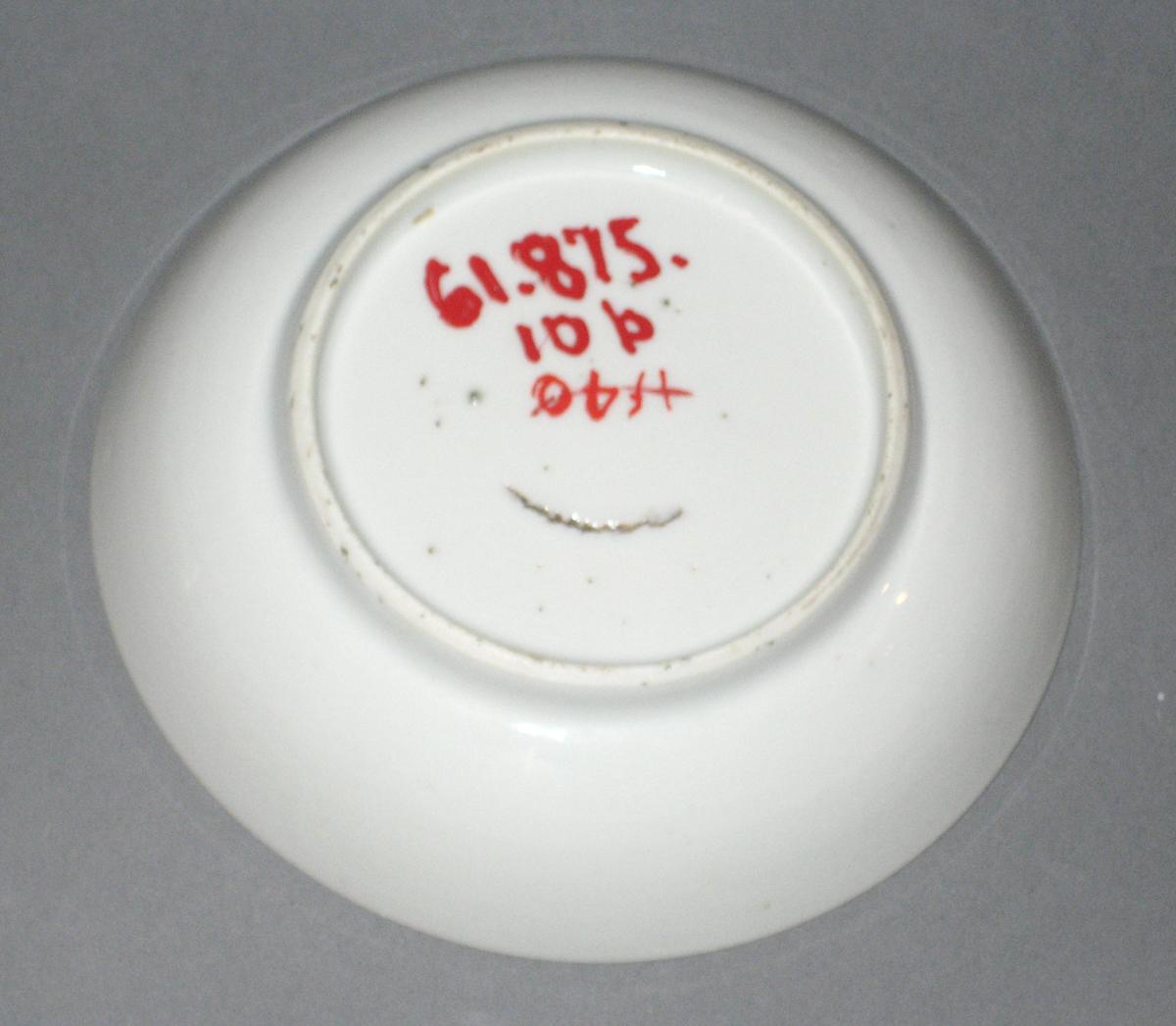 1961.0875.010 B Chinese porcelain saucer bottom