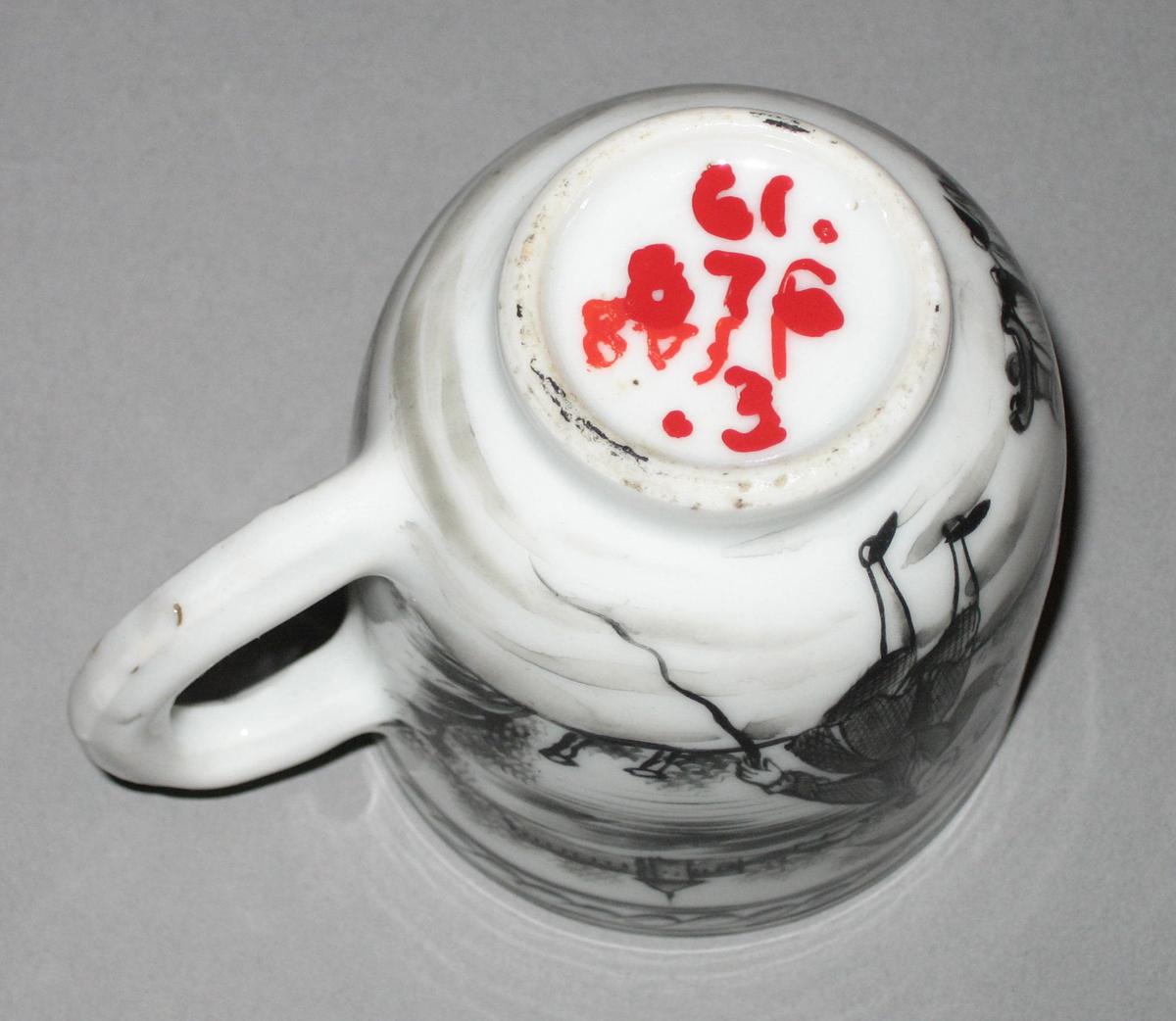 1961.0876.003 Porcelain coffee cup bottom