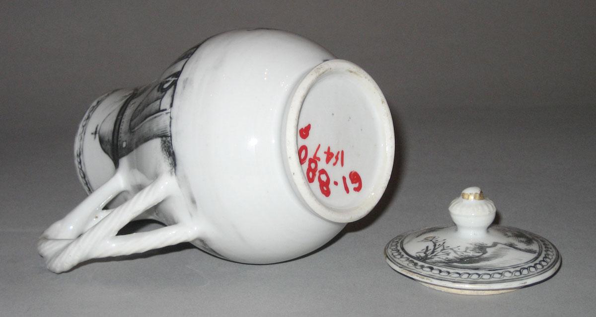 1961.0880 Porcelain milk jug bottom