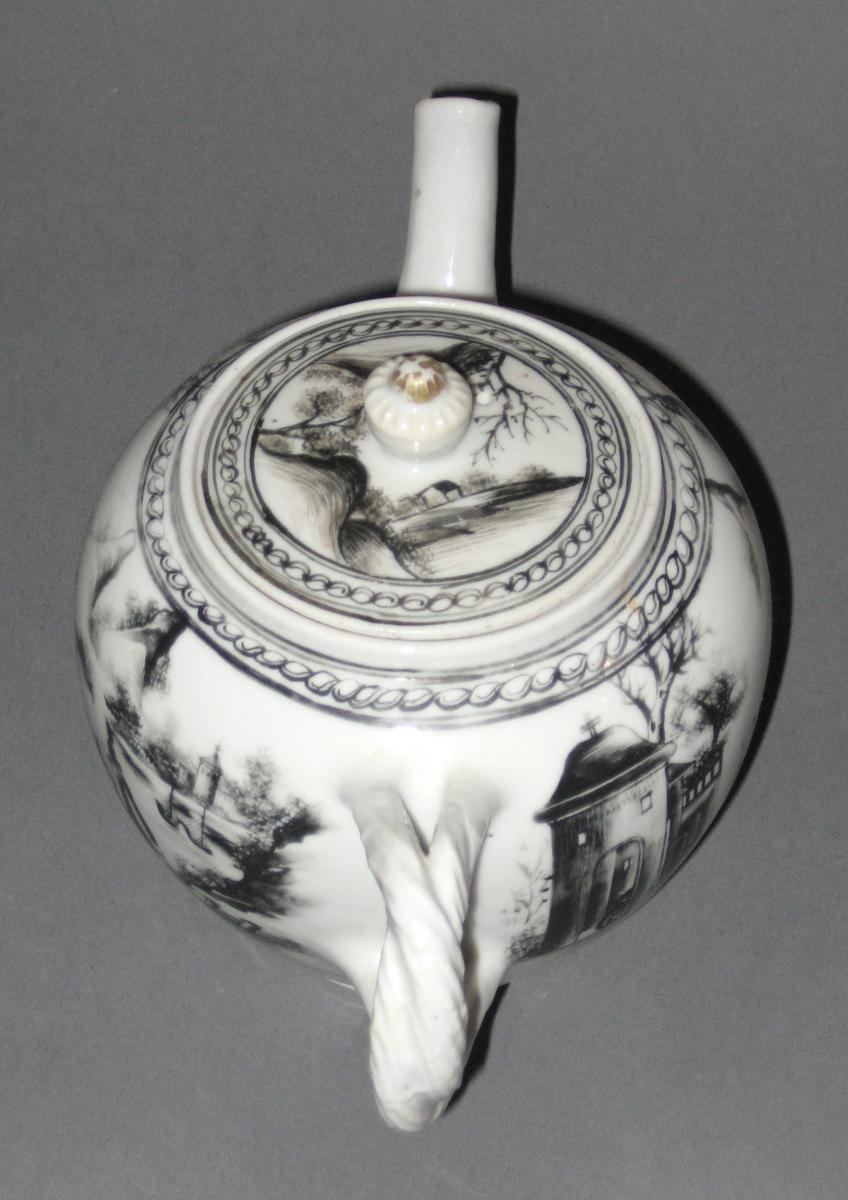 1961.0882 A, B Chinese porcelain teapot top