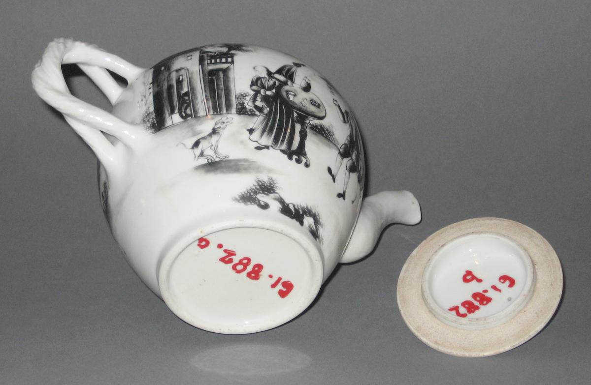 1961.0882 A, B Chinese porcelain teapot bottom