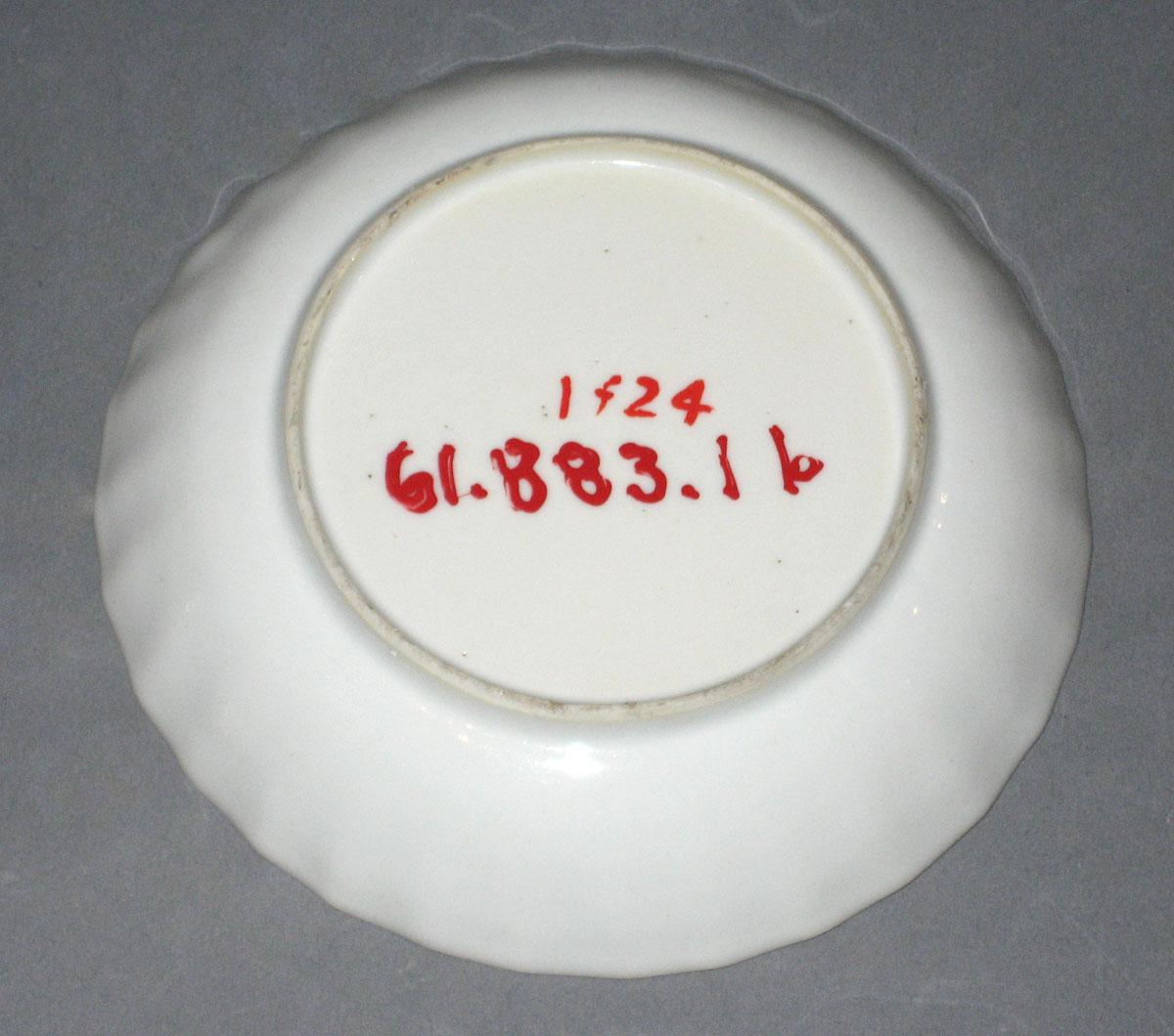 1961.0883.001 B Chinese porcelain saucer bottom