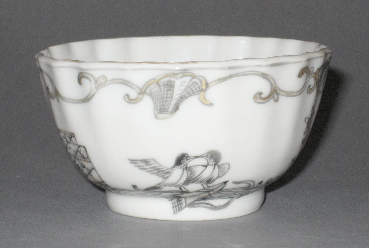 1961.0883.003 A Chinese porcelain teabowl