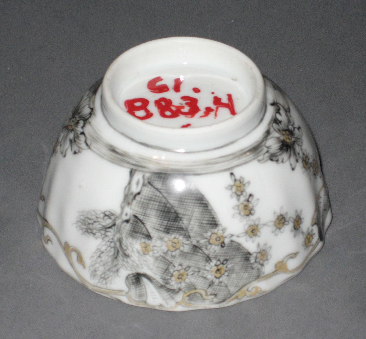 1961.0883.004 A Chinese porcelain teabowl bottom