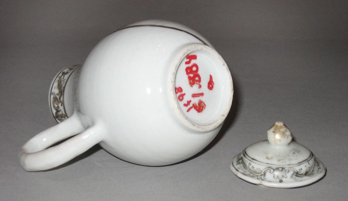 1961.0884 A, B Porcelain jug bottom