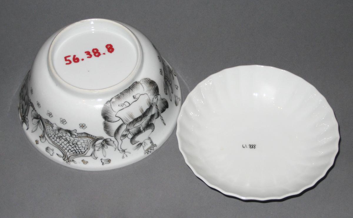 1956.0038.008, 1961.0888 Chinese porcelain sugar bowl and lid bottom