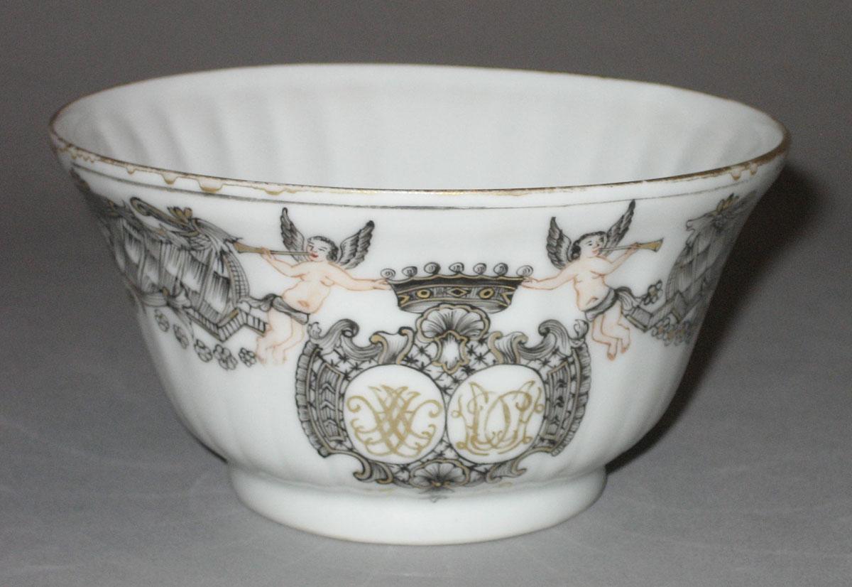 1961.0889 Porcelain bowl