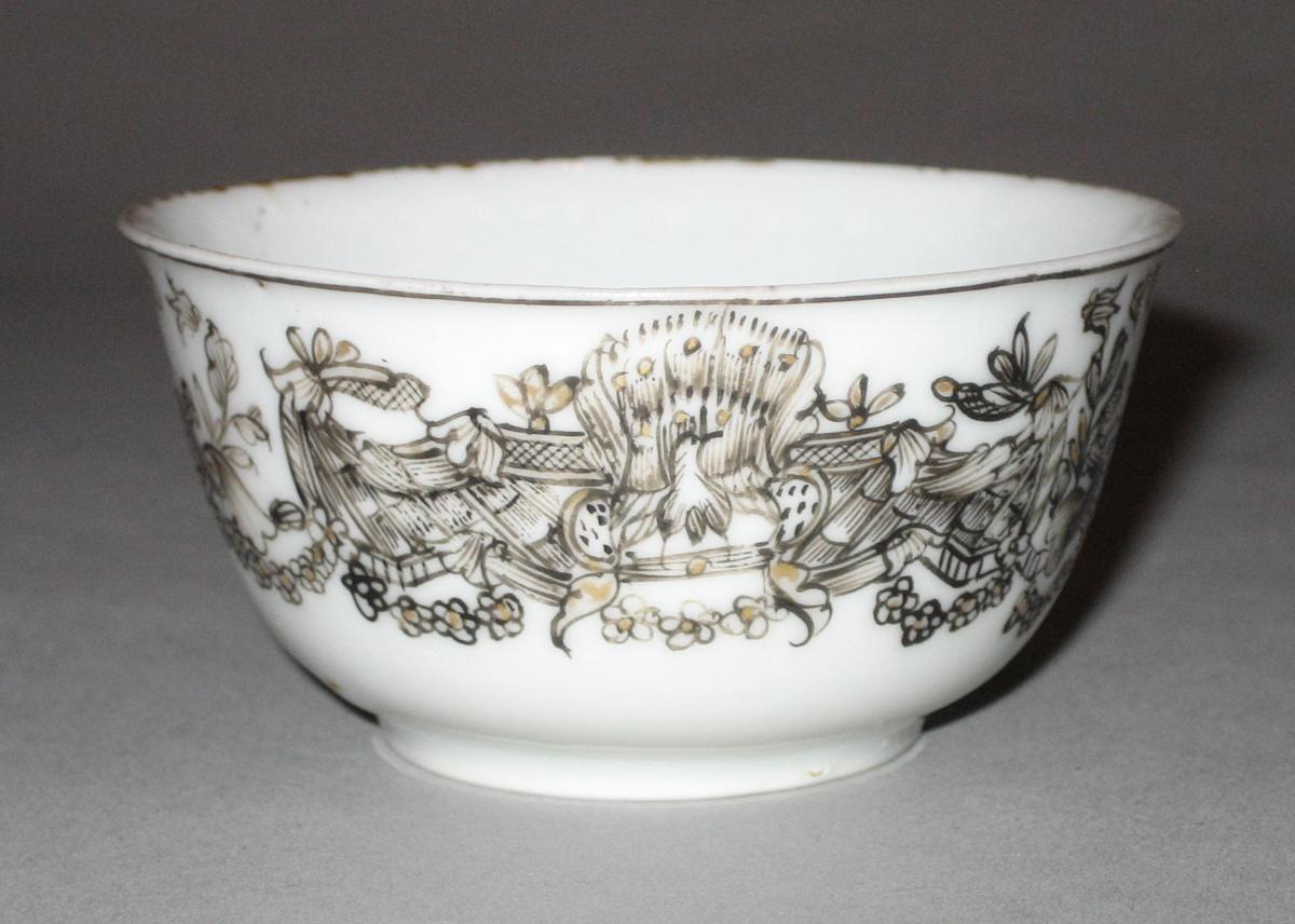 1961.0890 Porcelain teabowl