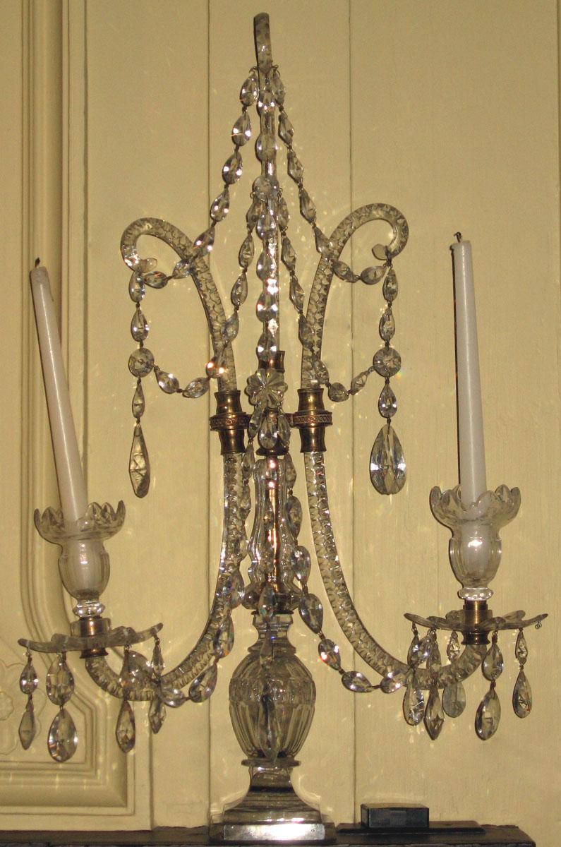 1961.0902.002 Glass candelabrum