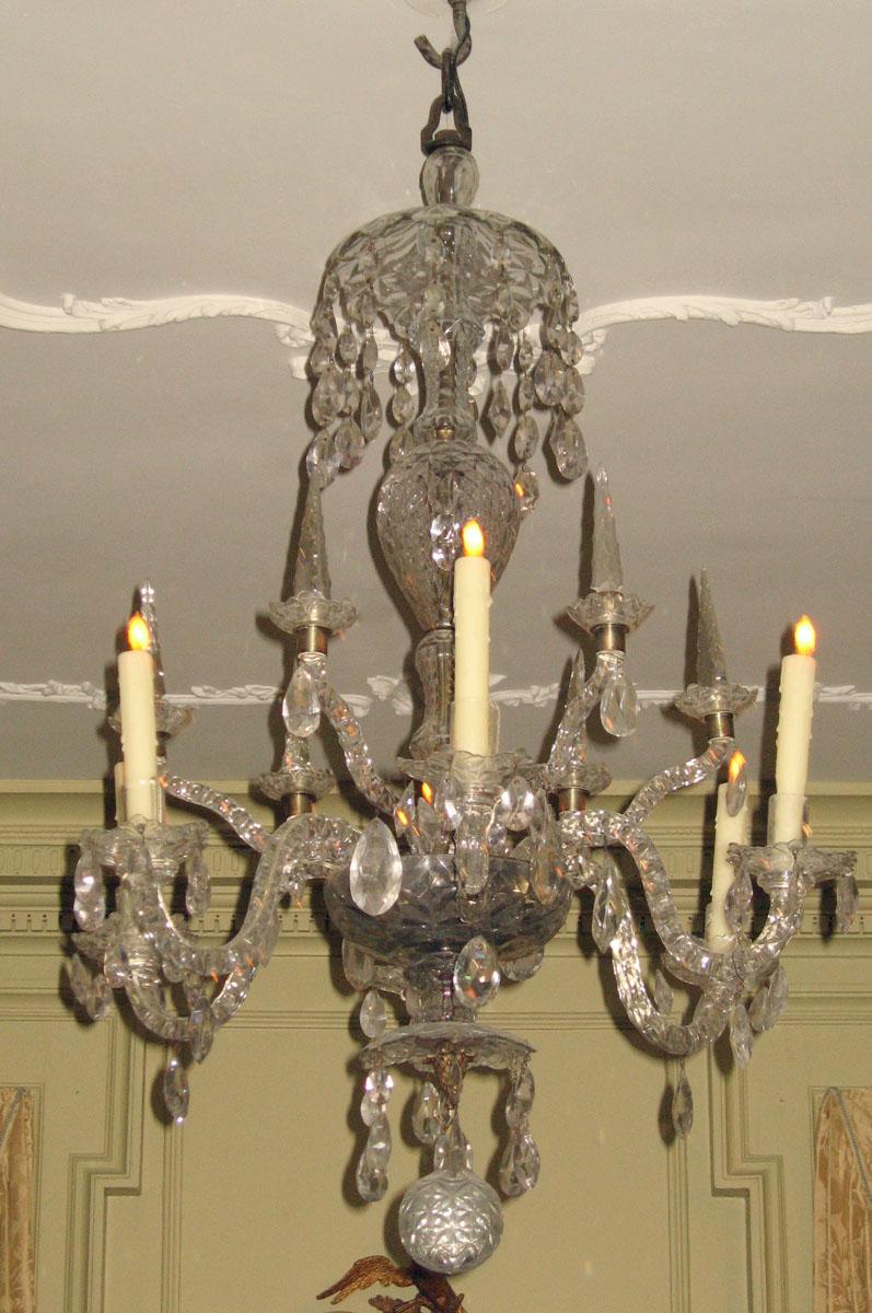 1961.0904 Glass chandelier