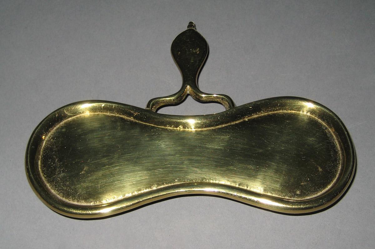 1961.0905 B Snuffer Tray