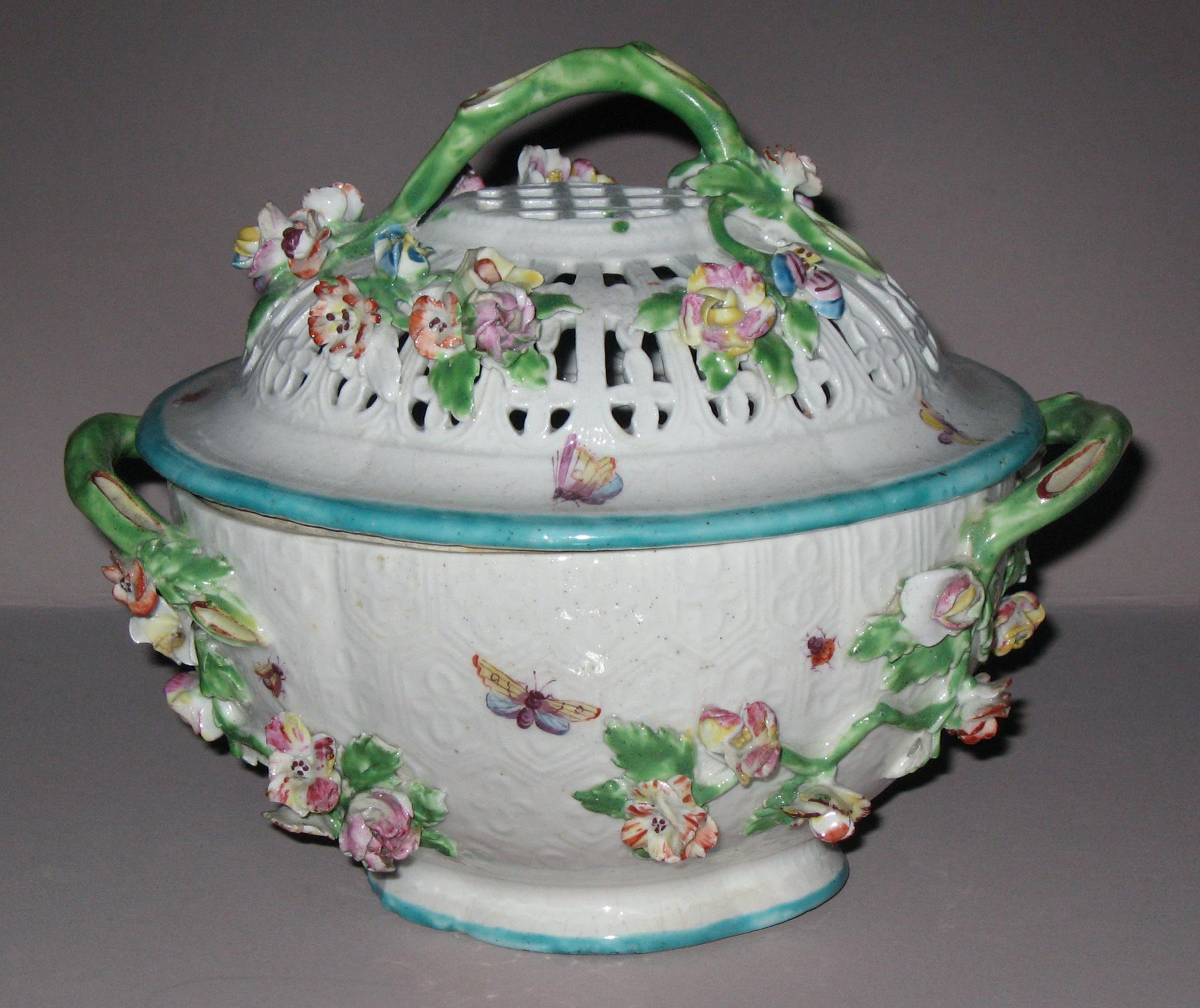 1961.0926 A, B Porcelain chestnut basket
