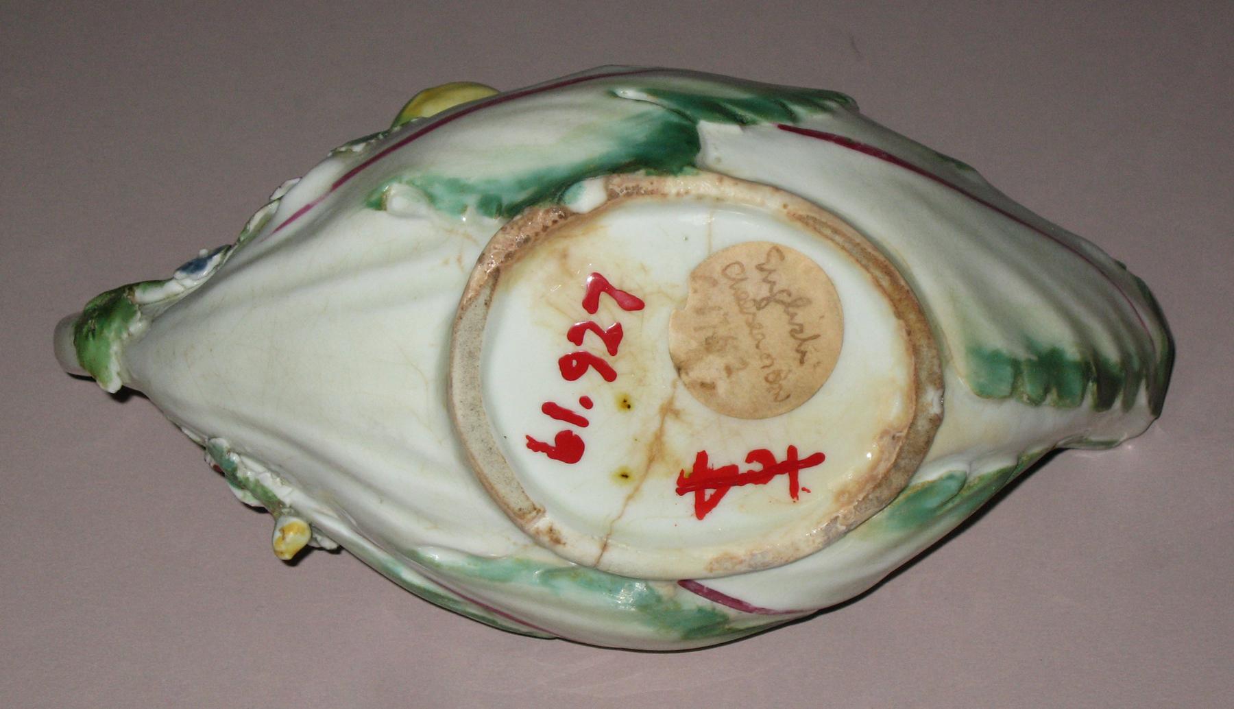 1961.0927 Possibly Chelsea porcelain sauceboat (bottom)