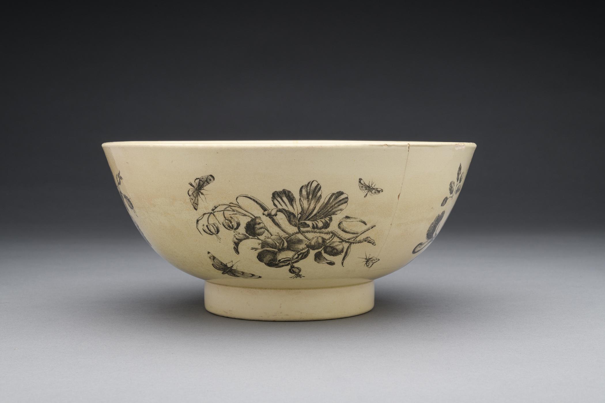 1961.0932 Bowl, Punch bowl, view 1