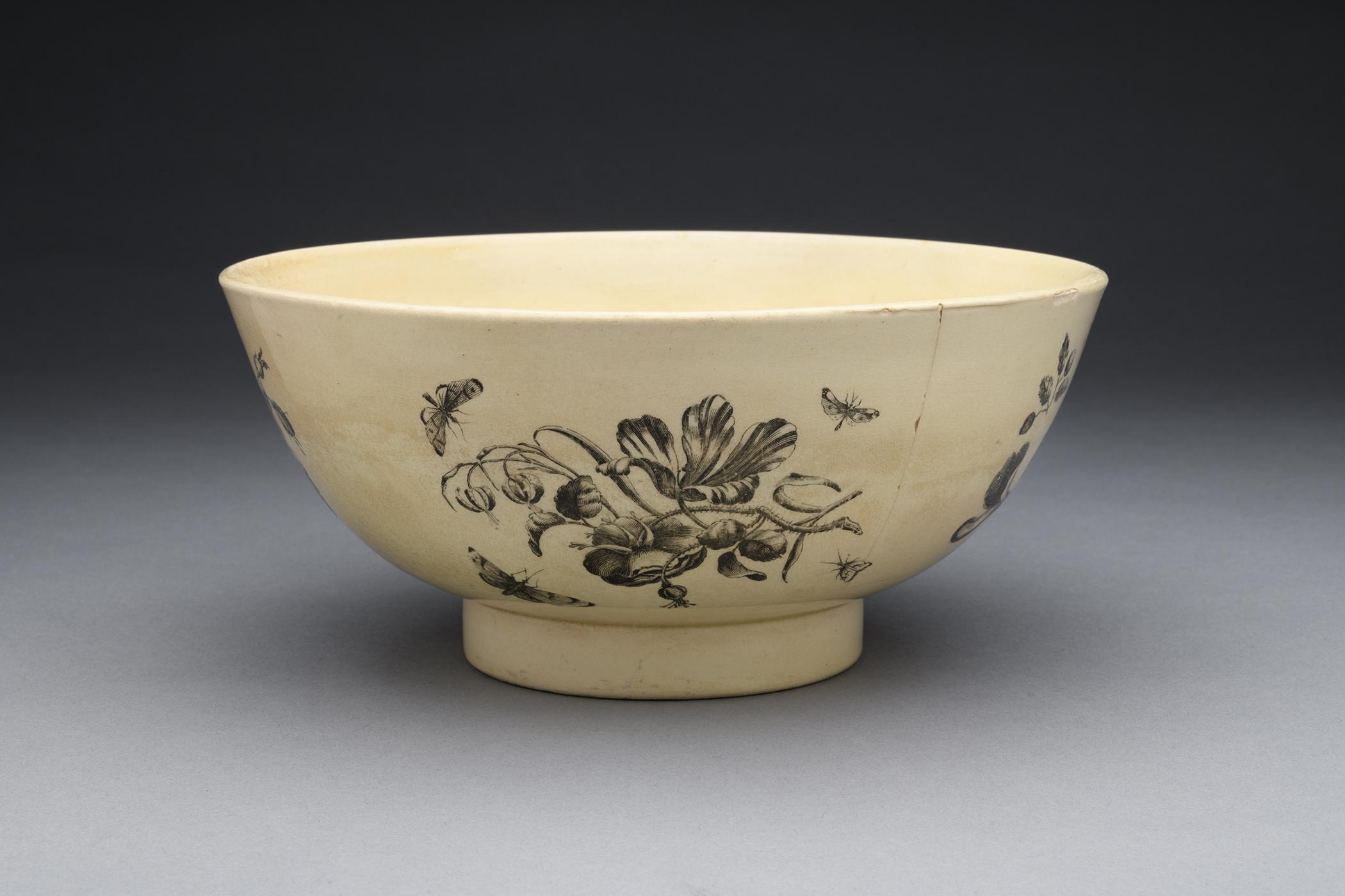 1961.0932 Bowl, Punch bowl, view 2