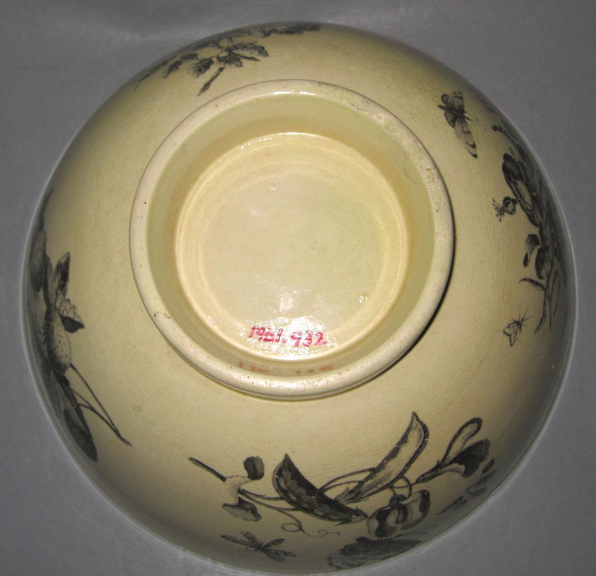 1961.0932 Creamware bowl interior underside