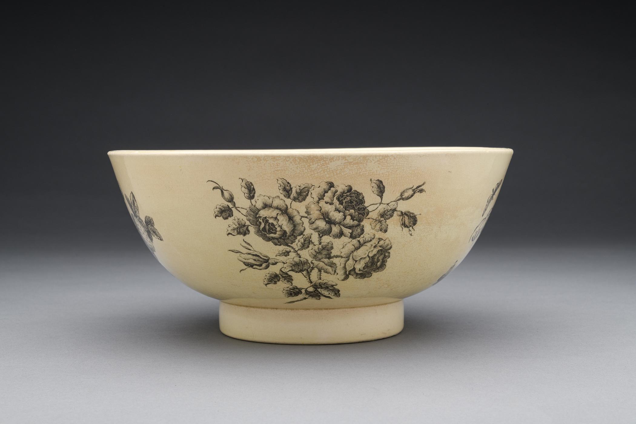 1961.0932 Bowl, Punch bowl, view 3