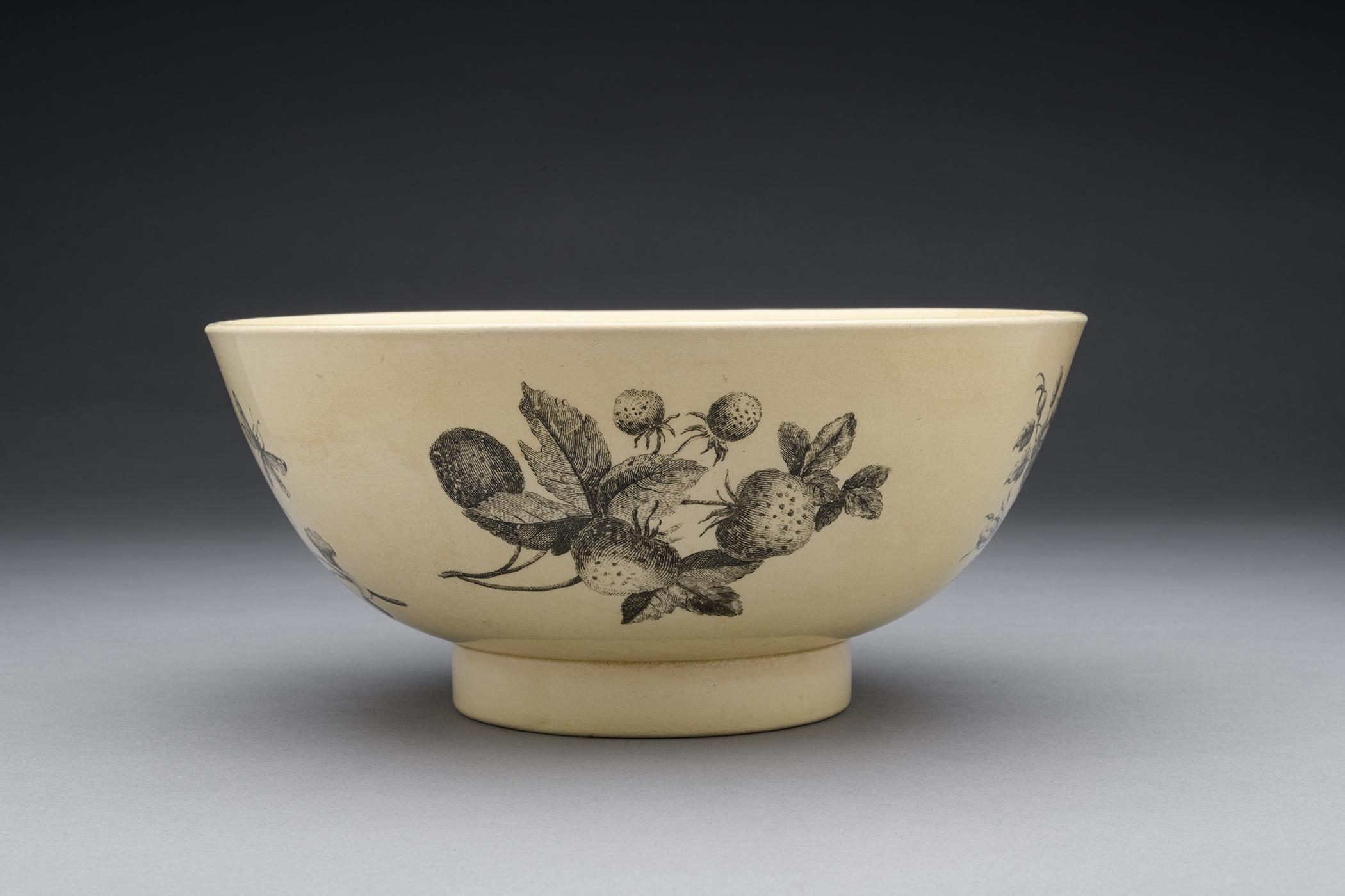 1961.0932 Bowl, Punch bowl, view 5