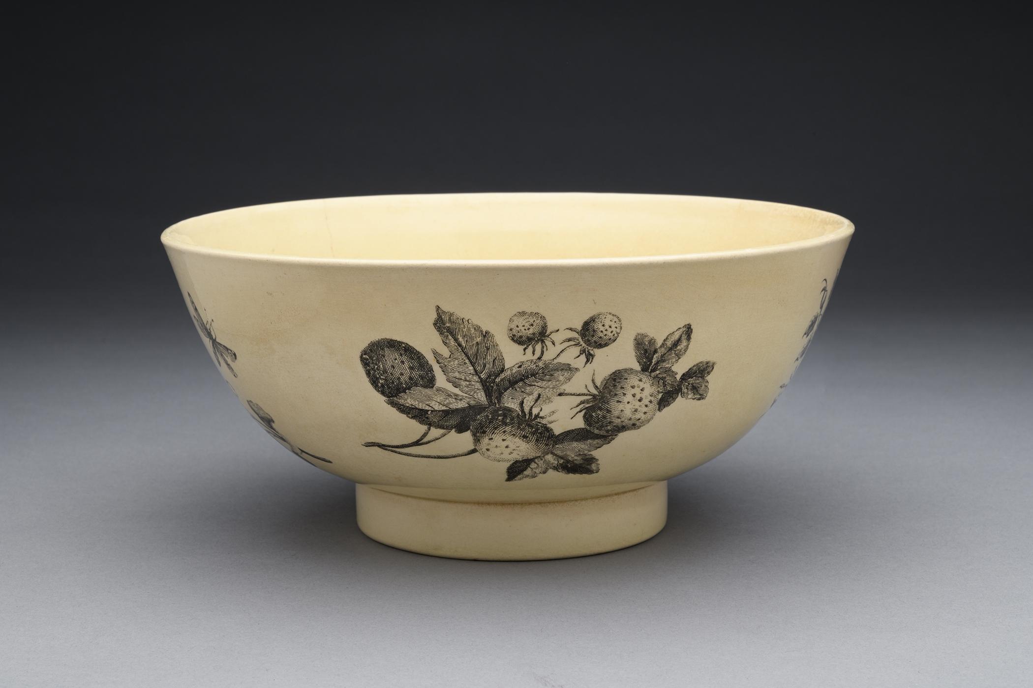 1961.0932 Bowl, Punch bowl, view 6