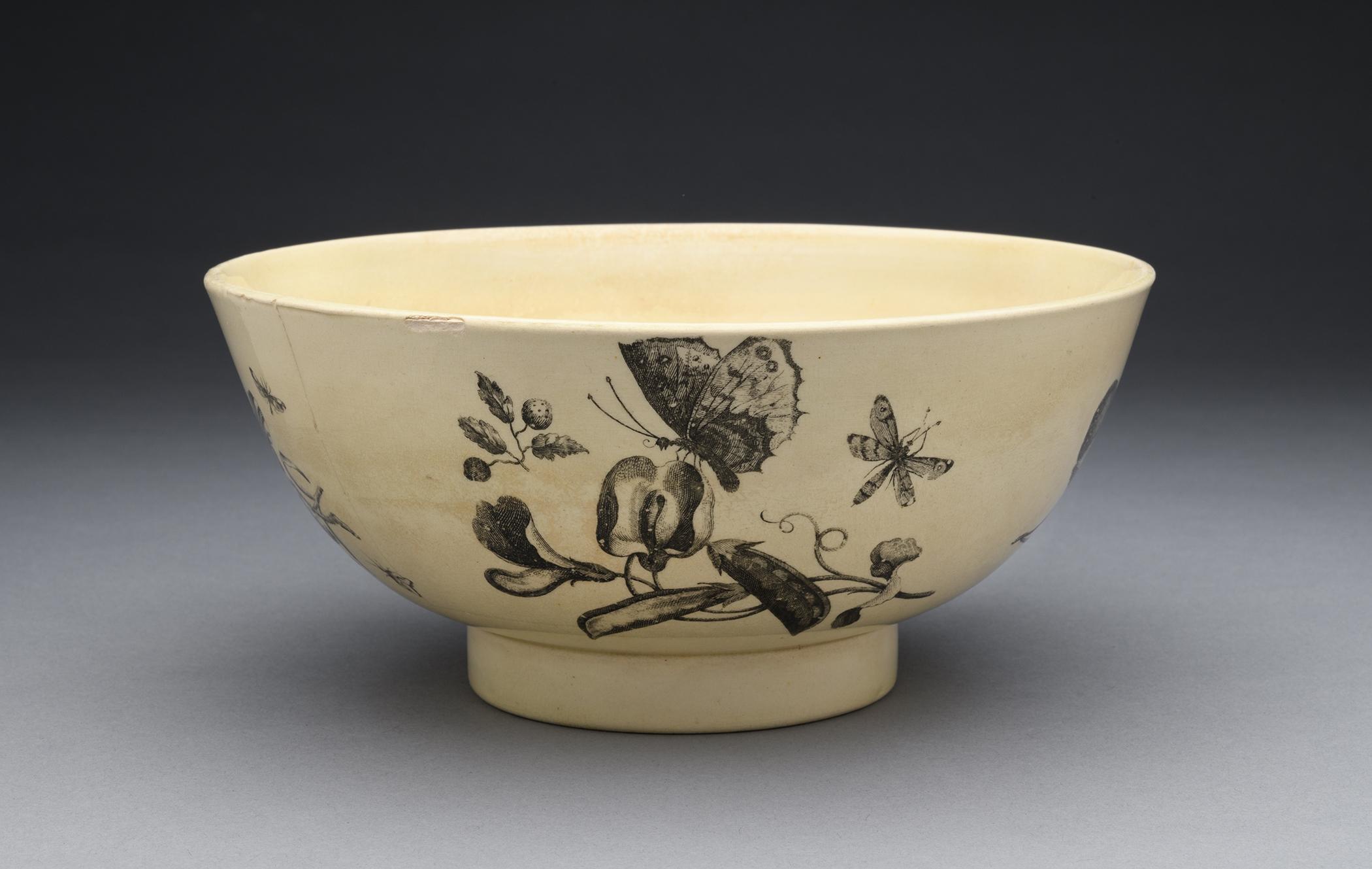 1961.0932 Bowl, Punch bowl, view 7