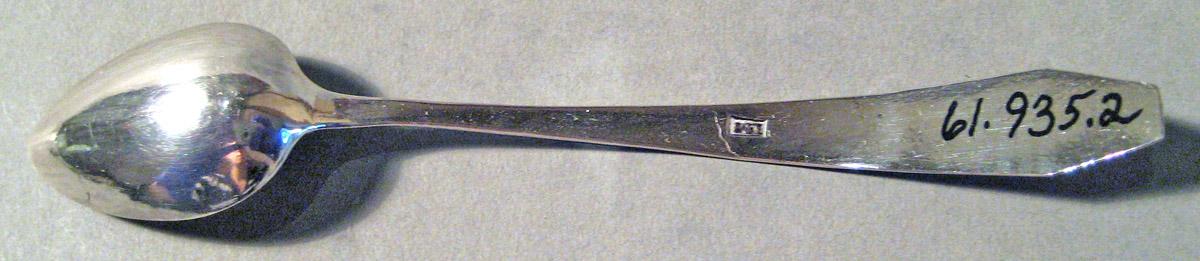1961.0935.002 Silver Spoon underside