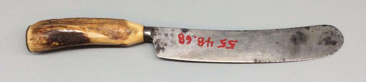 1955.0048.068 Knife, view 2