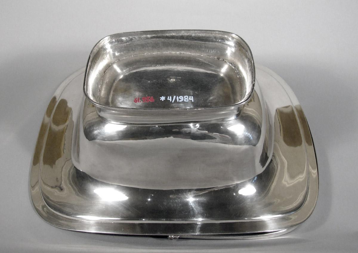 1961.0956 Silver Basket underside