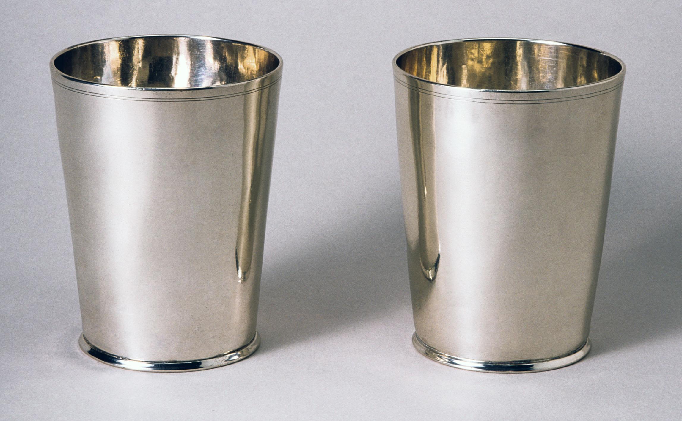 1961.0957.001, 1961.0957.002 Beaker, view 2