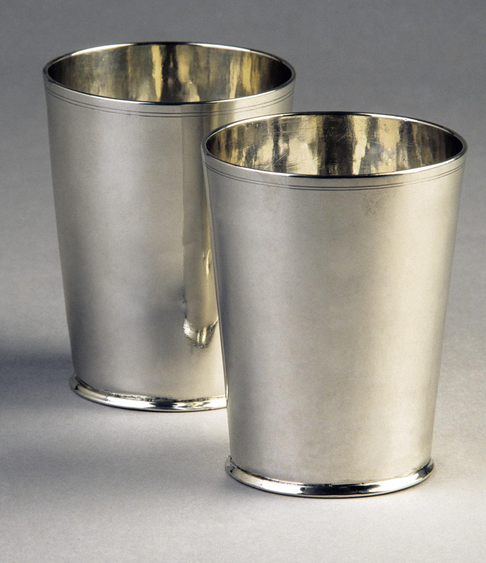 1961.0957.001, 1961.0957.002 Beaker, view 1