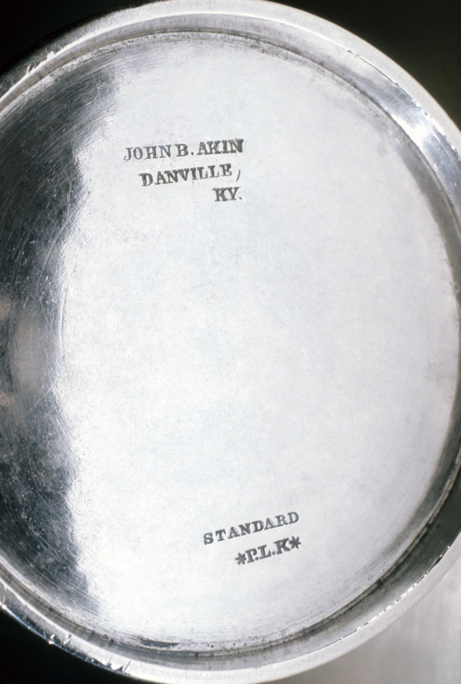 1961.0958.001 Beaker, detail 1
