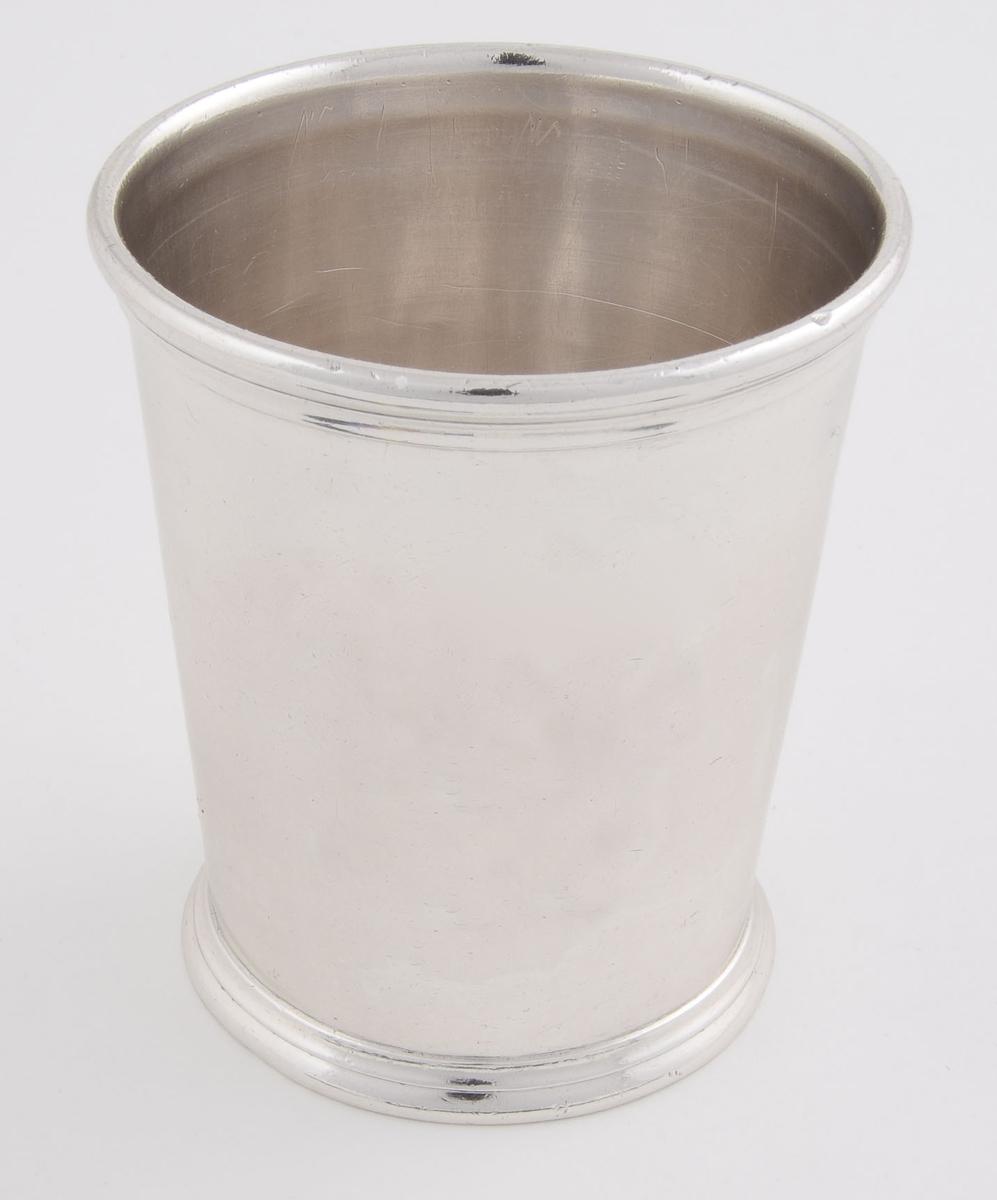 1961.0958.004 Beaker