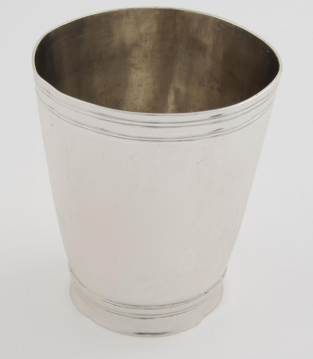 1961.0960 Beaker, View 2