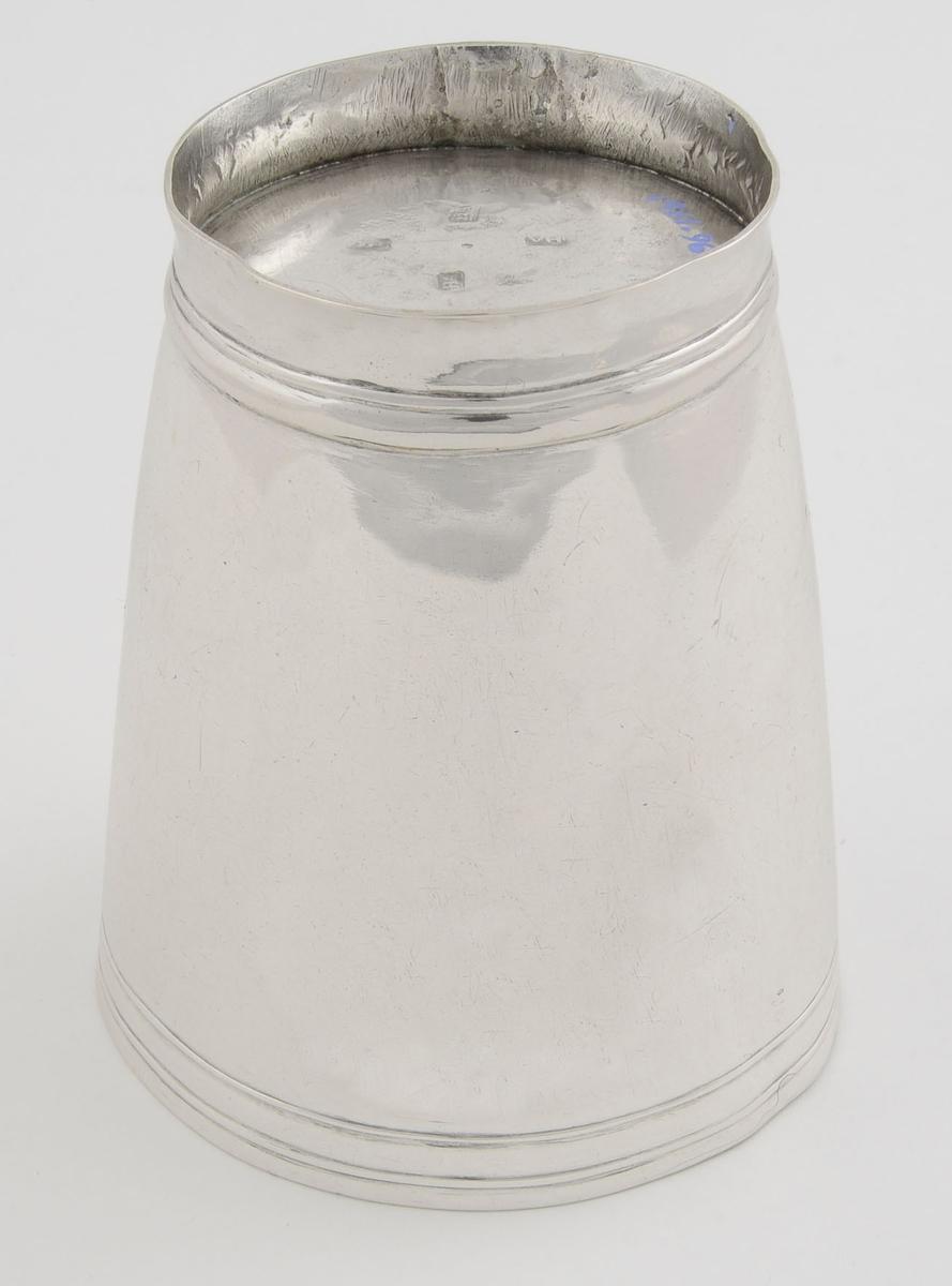 1961.0960 Beaker, View 3